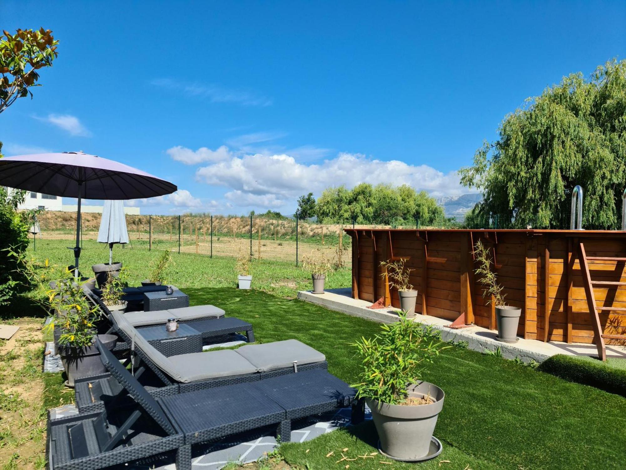 Апартаменти Mas Gabelys Superbe Vue Sainte Victoire Jardin Terrasse Et Piscine Трец Екстер'єр фото